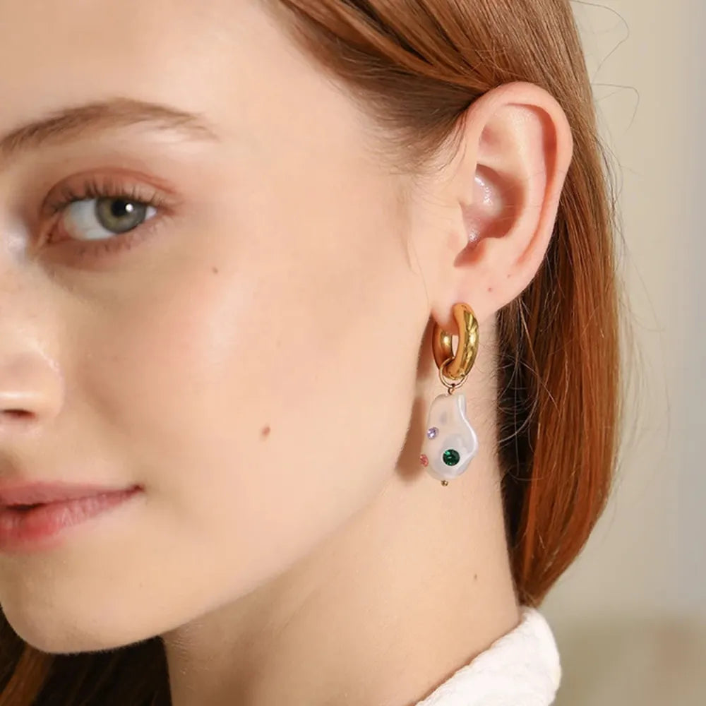 Brincos Elegantes com Pérola e Strass em Aço Inoxidável