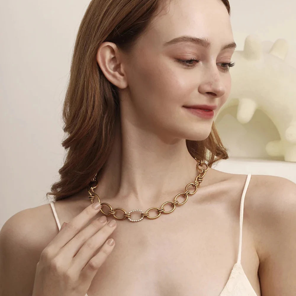 Colar Círculo Zircão Exuberante 18K Banhado a Ouro