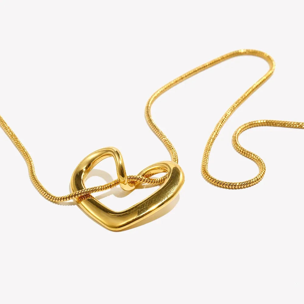 Colar Coração Minimalista Banhado a Ouro 18K