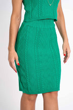 Conjunto Modal com Cropped e Saia