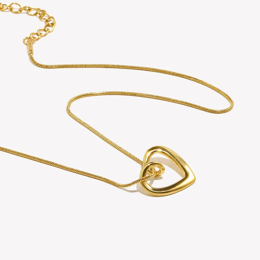 Colar Coração Minimalista Banhado a Ouro 18K