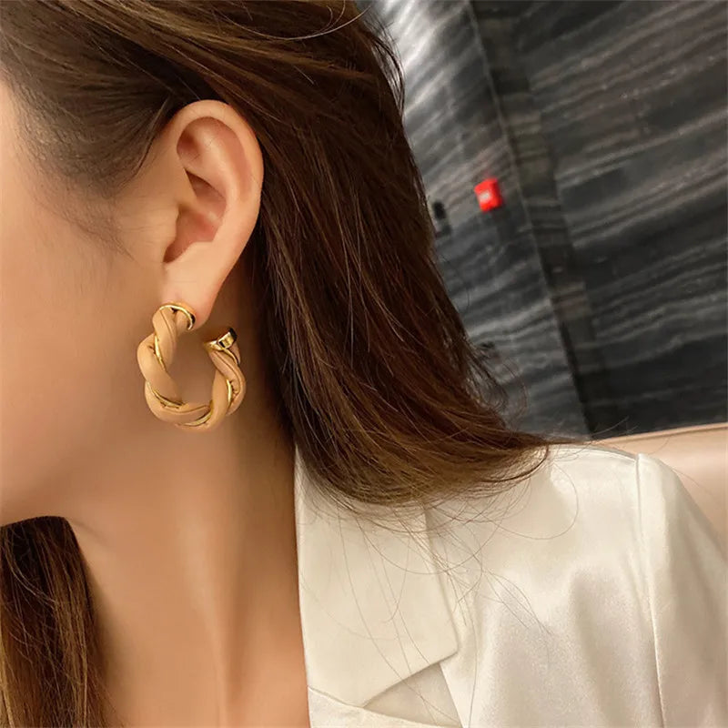 Brincos Geométricos de Couro e Metal - Estilo Europeu