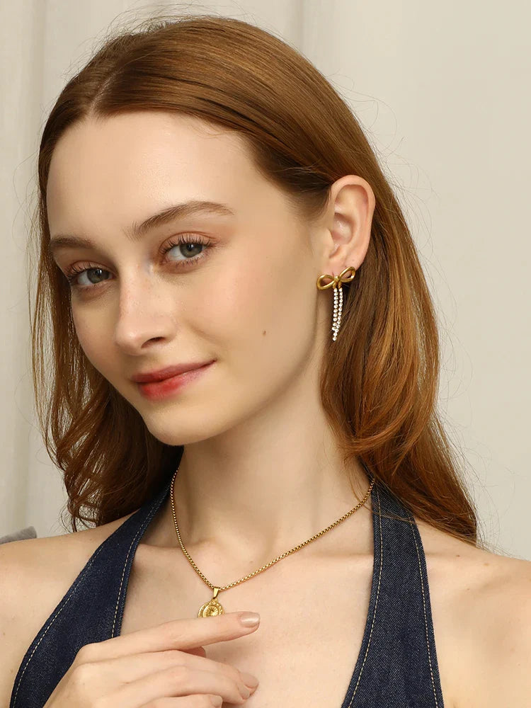 Brincos Luxuosos Bowknot com Zircão Banhados a Ouro