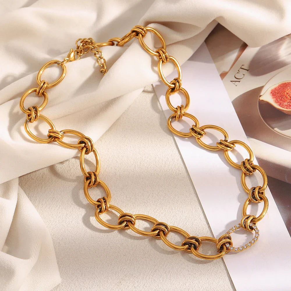 Colar Círculo Zircão Exuberante 18K Banhado a Ouro