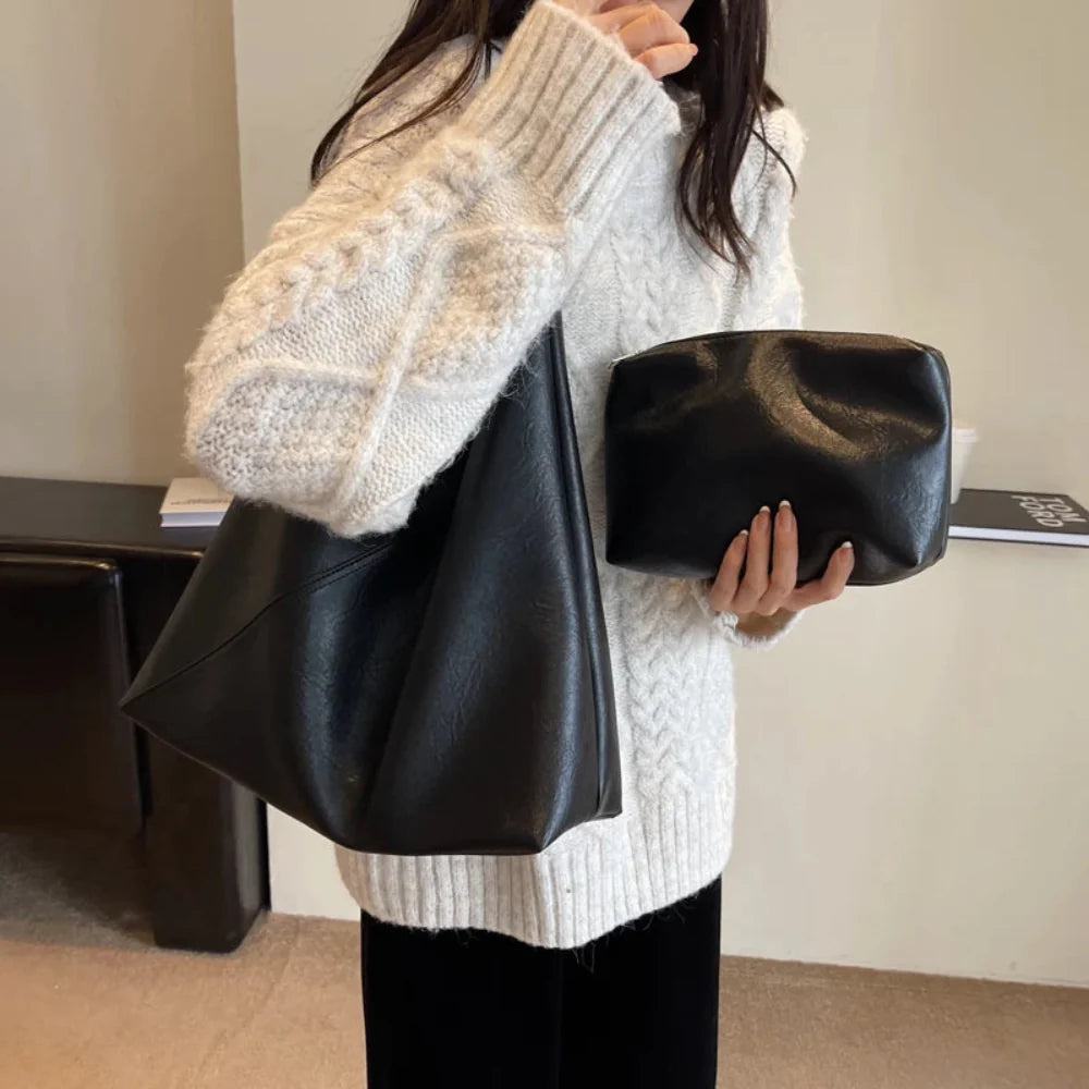 Bolsa Hobo de Couro Feminina Leftside - Elegância Atemporal