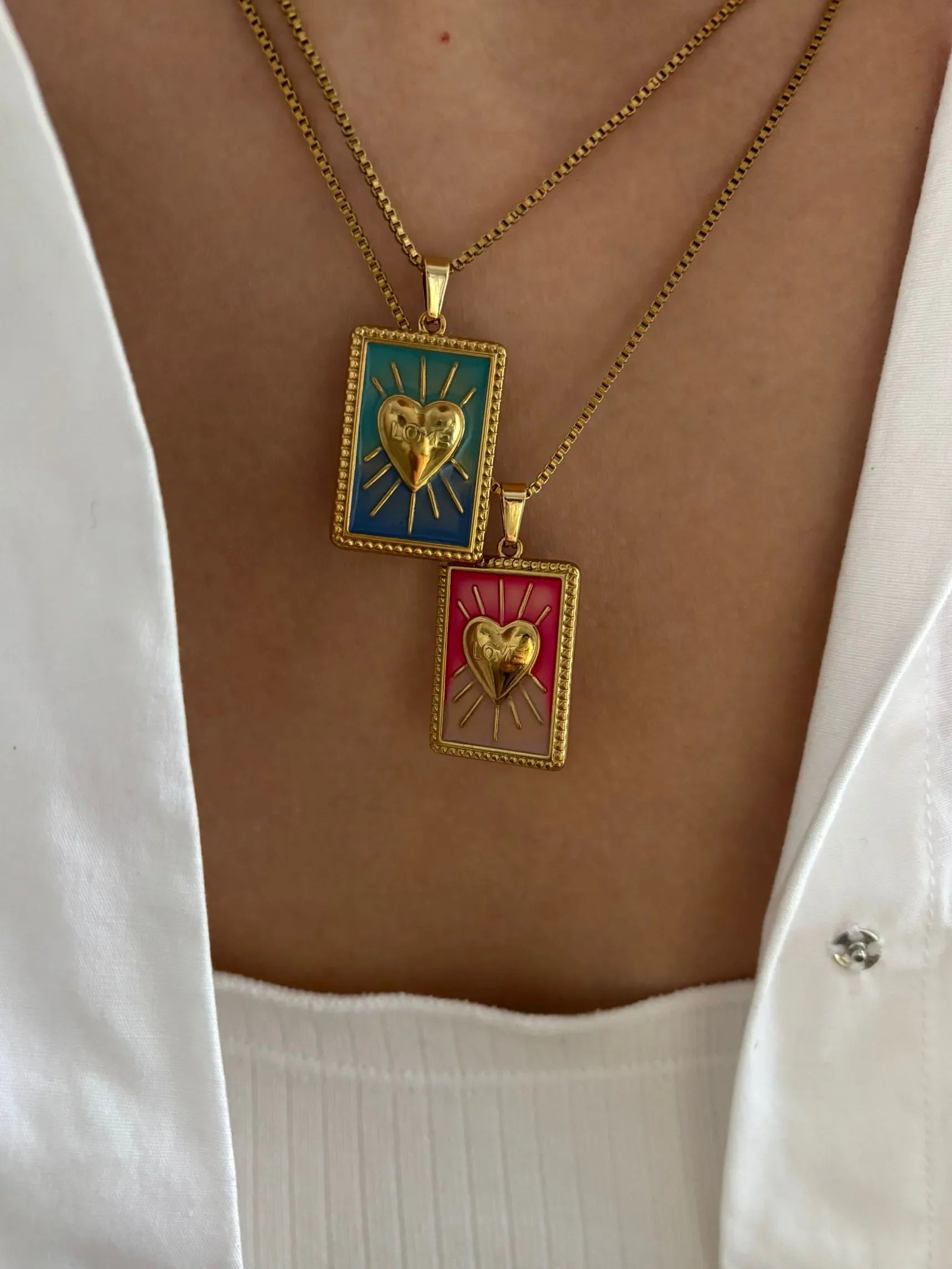 Colar Vintage Coração Esmalte 18k Banhado a Ouro