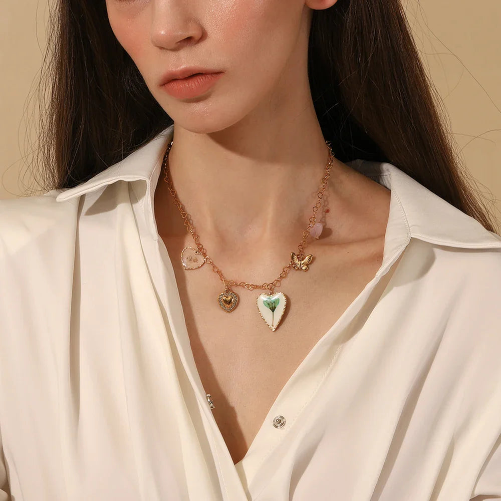 Colar Pingente de Coração e Borboleta em Aço Inoxidável