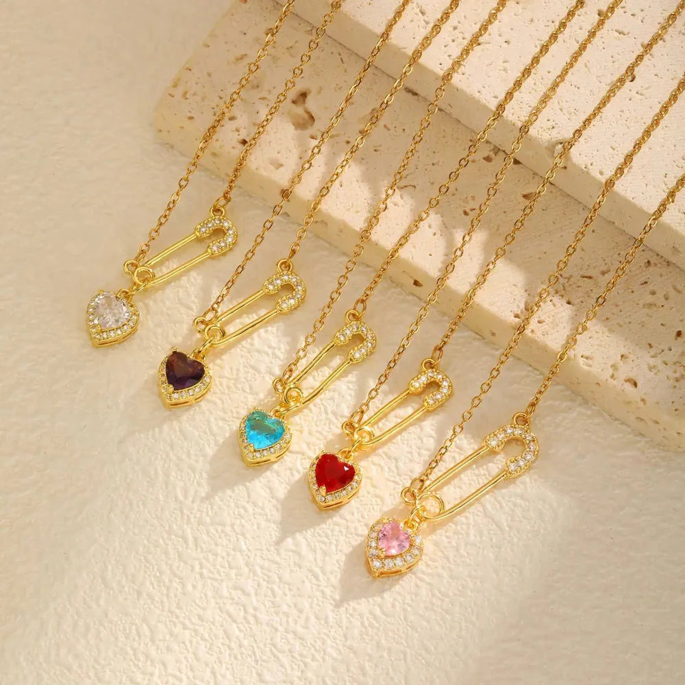 Colar de Pingente Coração Luxuoso com Zircônia e Ouro 18K