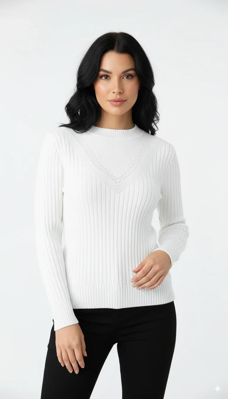 Blusa Detalhe V em Furinhos