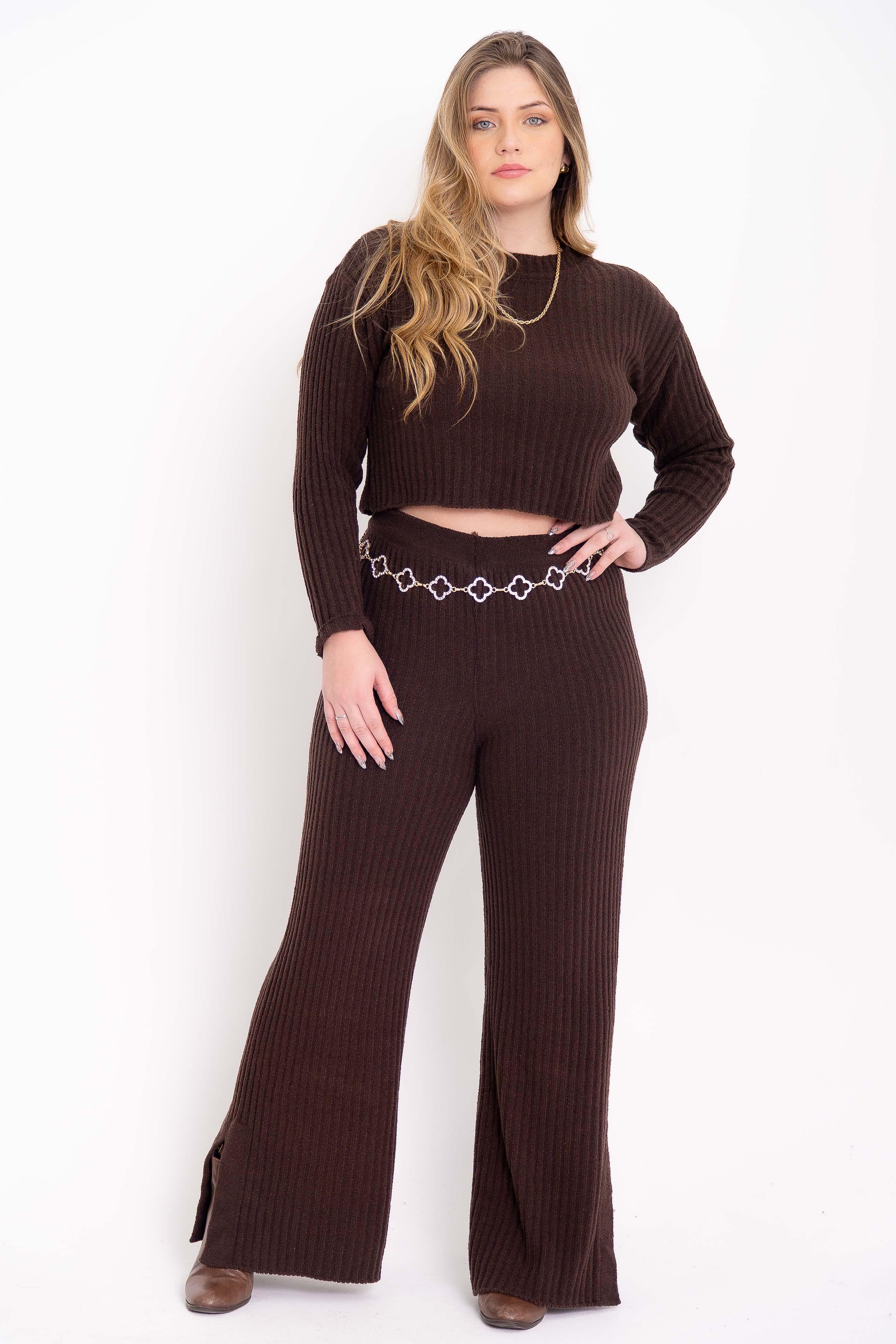 Conjunto Cropped e Calça Fenda na Barra